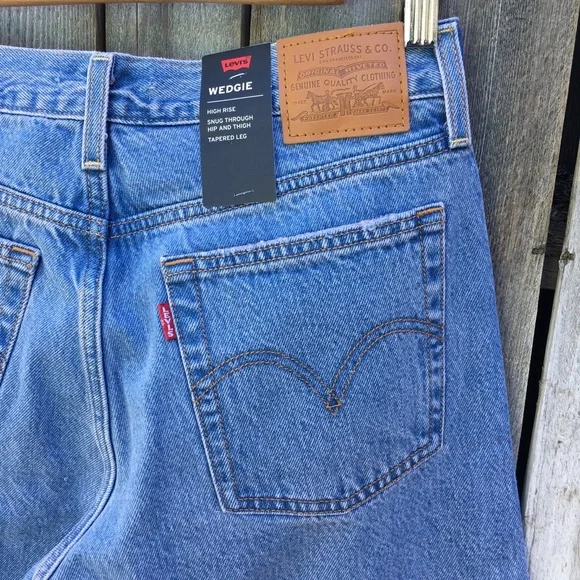 NWT Levi’s Wedgie Icon Fit Jean Athens Legion Blue 28